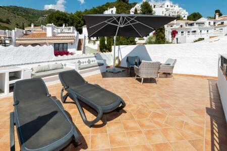 Hermosa Casa Con Terraza E Increibles Vistas Al Mar Y La Montana Nerja Exterior foto