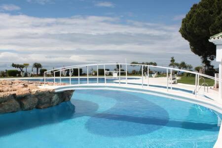Hermosa Casa Con Terraza E Increibles Vistas Al Mar Y La Montana Nerja Exterior foto